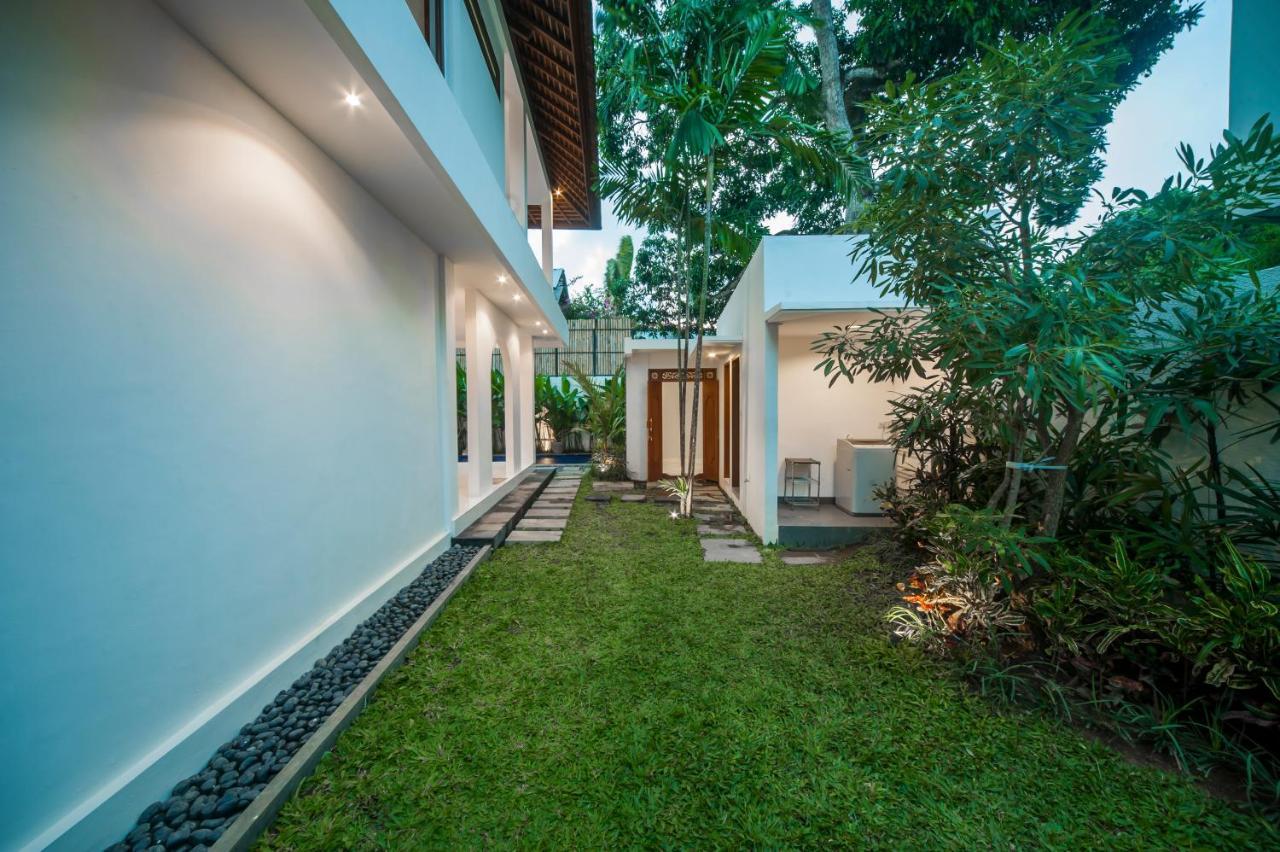 Villa Pearl Seminyak Exteriör bild